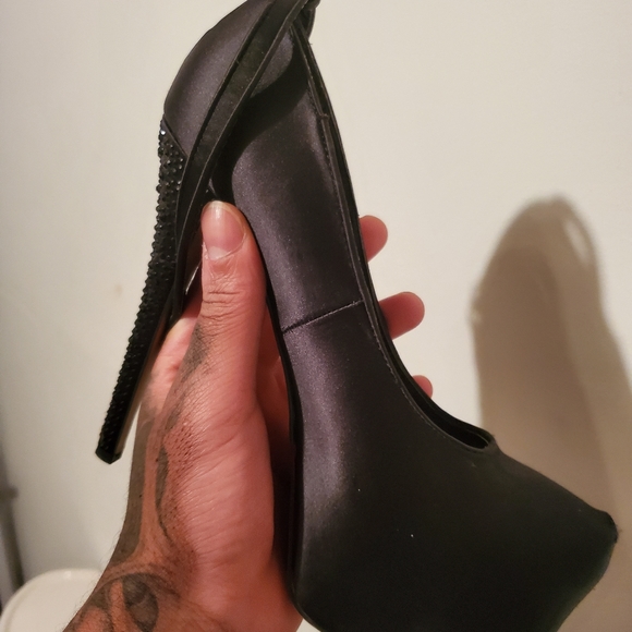 8 1/2 - Picture 4 of 16